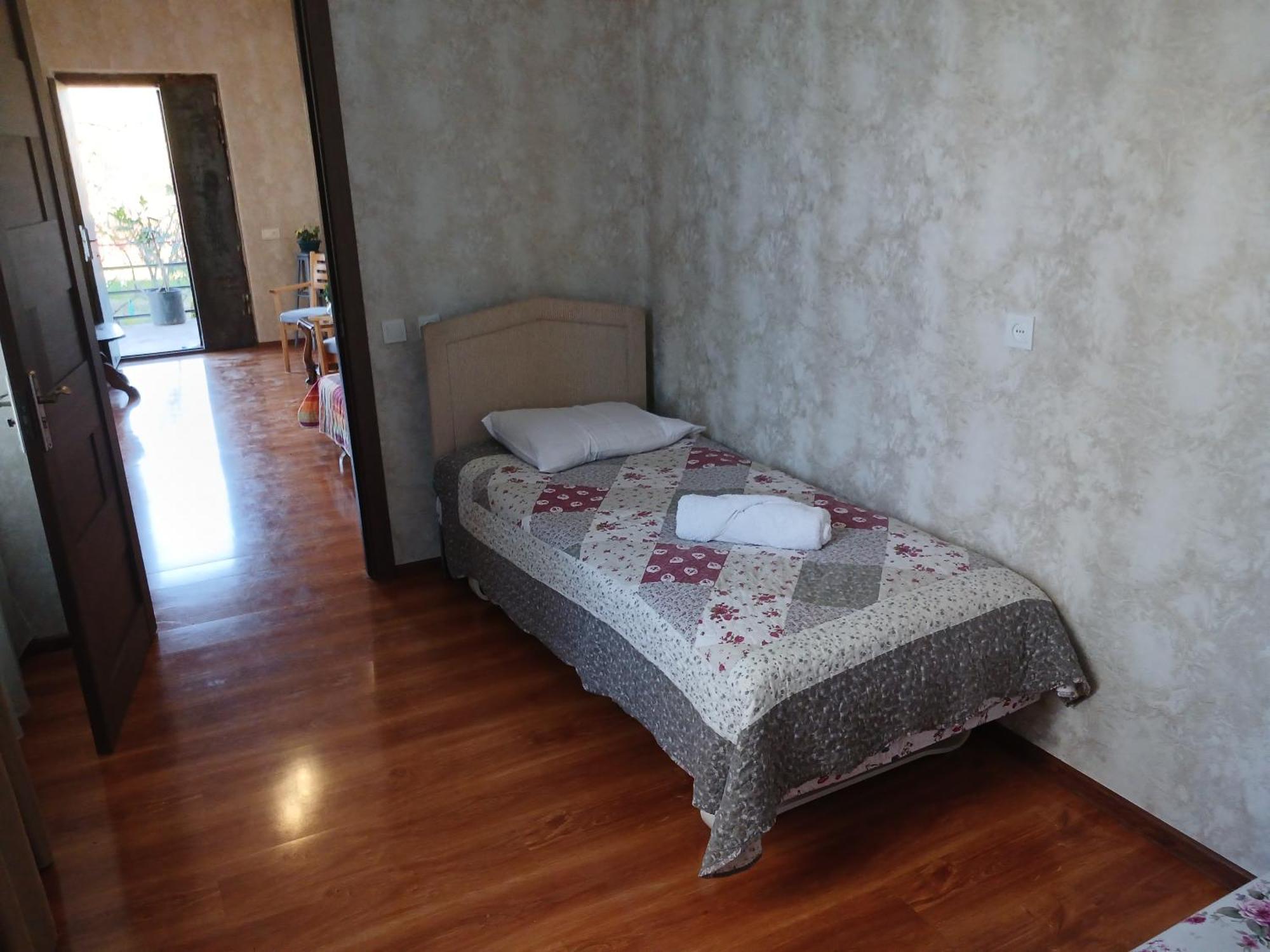 Guest House Nano Martvili Exteriér fotografie